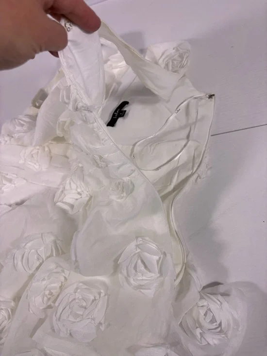 Lulus White Sleeveless Tiered Rosette Midi Dress size Small - Picture 8 of 9